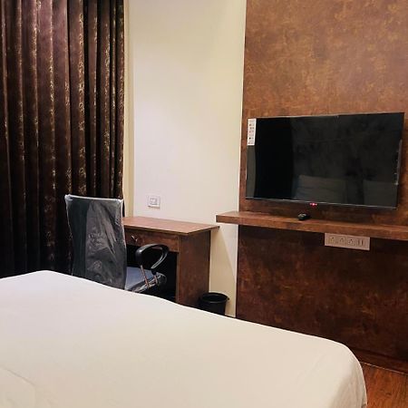 The Taaj Comforts Bangalore Exterior photo