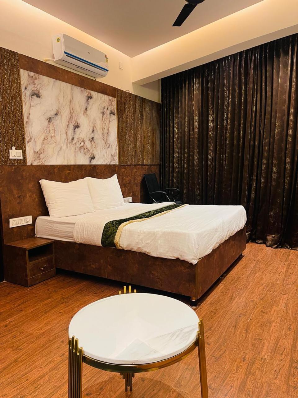 The Taaj Comforts Bangalore Exterior photo