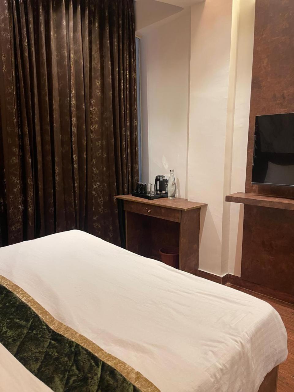 The Taaj Comforts Bangalore Exterior photo