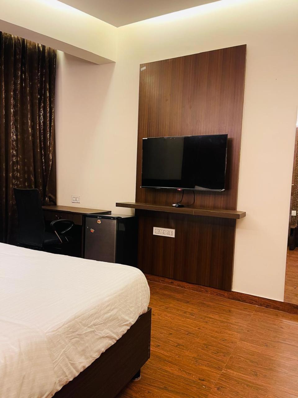 The Taaj Comforts Bangalore Exterior photo