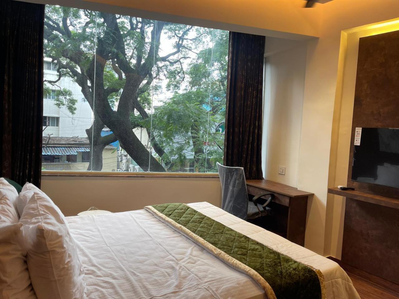 The Taaj Comforts Bangalore Exterior photo