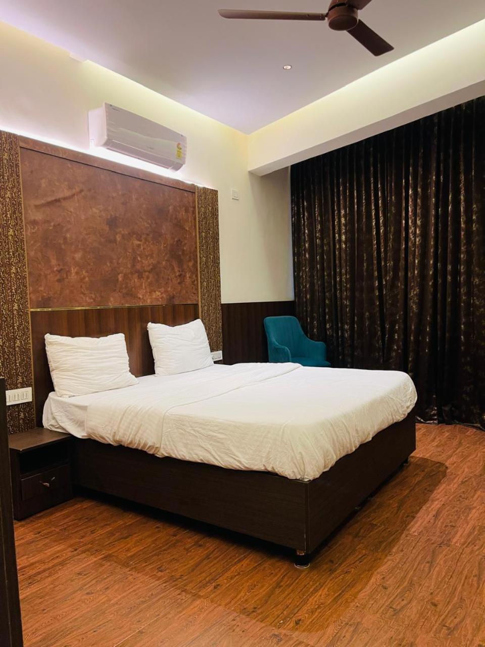 The Taaj Comforts Bangalore Exterior photo