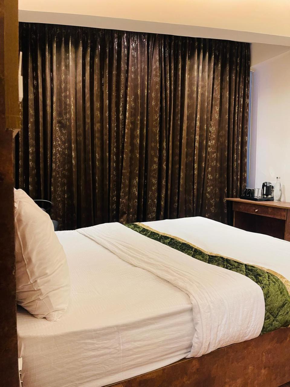 The Taaj Comforts Bangalore Exterior photo