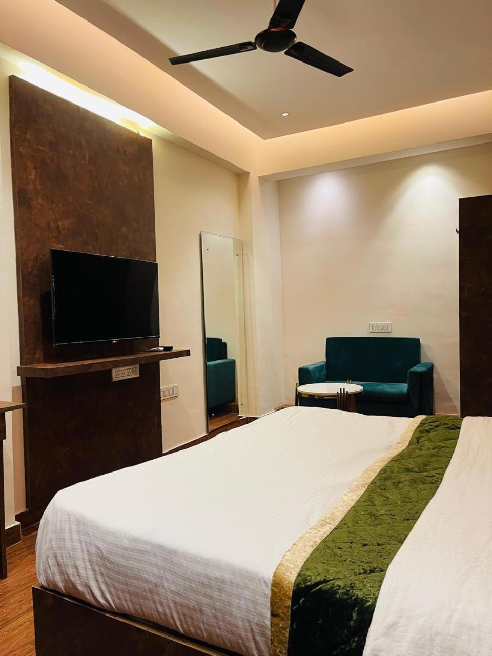 The Taaj Comforts Bangalore Exterior photo